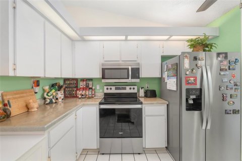 House in Ocala, Florida 2 bedrooms, 123.84 sq.m. № 2116422 - photo 11
