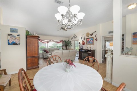 House in Ocala, Florida 2 bedrooms, 123.84 sq.m. № 2116422 - photo 10