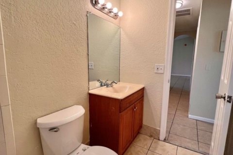 Condo in West Palm Beach, Florida, 3 bedrooms № 2247825 - photo 13