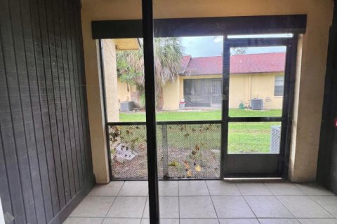 Condo in West Palm Beach, Florida, 3 bedrooms № 2247825 - photo 20