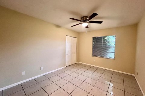 Condo in West Palm Beach, Florida, 3 bedrooms № 2247825 - photo 11