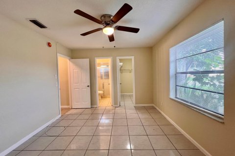 Condo in West Palm Beach, Florida, 3 bedrooms № 2247825 - photo 8