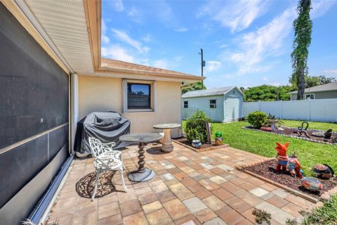 House in Port Charlotte, Florida 3 bedrooms, 156.63 sq.m. № 1881026 - photo 23