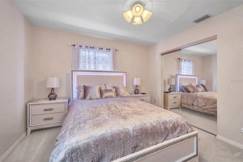 House in Port Charlotte, Florida 3 bedrooms, 156.63 sq.m. № 1881026 - photo 11