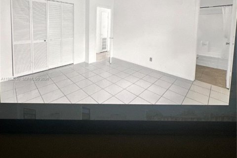 Immobilier commercial à vendre à Fort Lauderdale, Floride: 188.13 m2 № 2048523 - photo 23