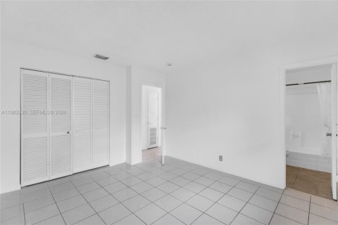 Immobilier commercial à vendre à Fort Lauderdale, Floride: 188.13 m2 № 2048523 - photo 16