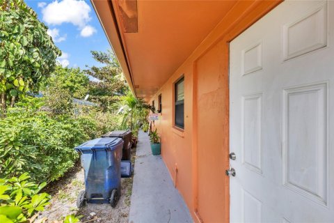Immobilier commercial à vendre à Fort Lauderdale, Floride: 188.13 m2 № 2048523 - photo 3