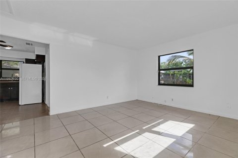 Immobilier commercial à vendre à Fort Lauderdale, Floride: 188.13 m2 № 2048523 - photo 8
