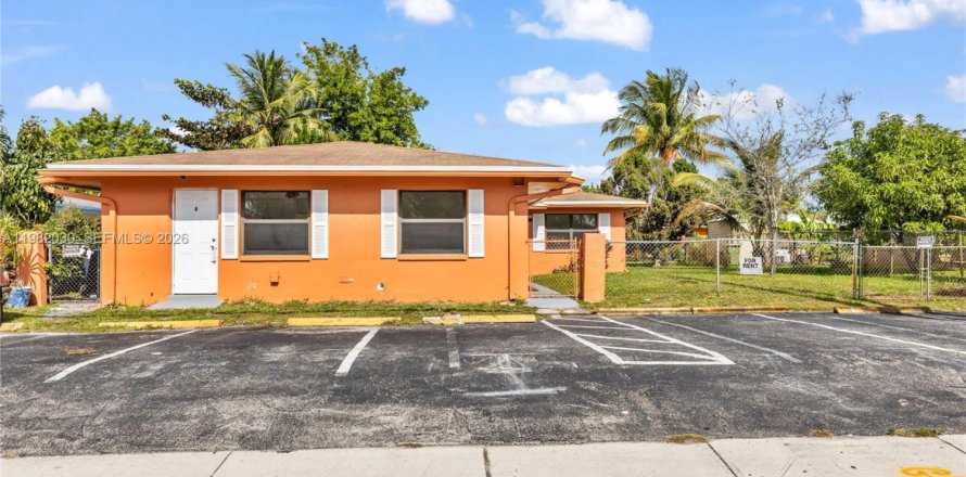 Immobilier commercial à Fort Lauderdale, Floride 188.13 m2 № 2048523