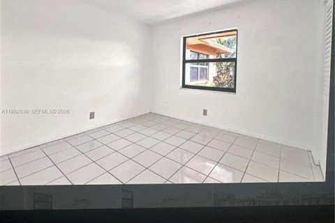 Immobilier commercial à vendre à Fort Lauderdale, Floride: 188.13 m2 № 2048523 - photo 28