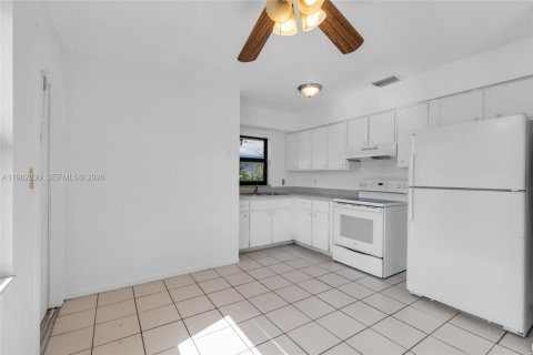 Immobilier commercial à vendre à Fort Lauderdale, Floride: 188.13 m2 № 2048523 - photo 19