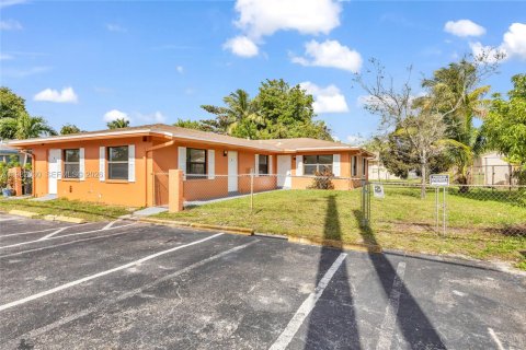 Immobilier commercial à vendre à Fort Lauderdale, Floride: 188.13 m2 № 2048523 - photo 5