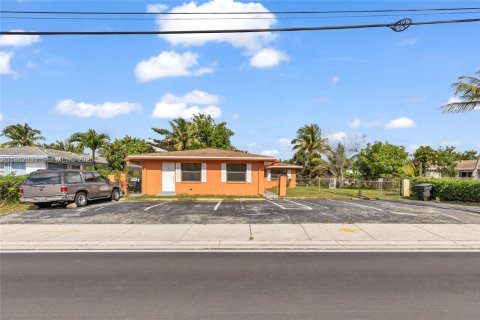Immobilier commercial à vendre à Fort Lauderdale, Floride: 188.13 m2 № 2048523 - photo 7