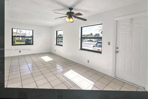 Immobilier commercial à vendre à Fort Lauderdale, Floride: 188.13 m2 № 2048523 - photo 30