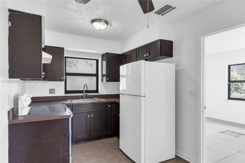 Immobilier commercial à vendre à Fort Lauderdale, Floride: 188.13 m2 № 2048523 - photo 26