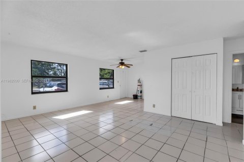 Immobilier commercial à vendre à Fort Lauderdale, Floride: 188.13 m2 № 2048523 - photo 21
