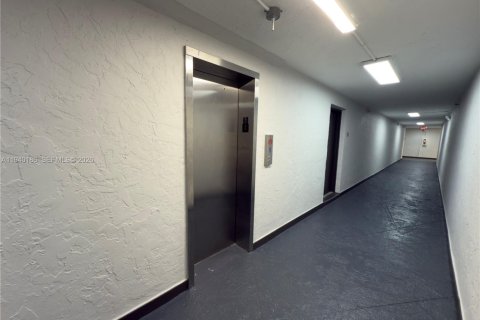 Купить кондоминиум в Дорал, Флорида 2 спальни, 98.57м2, № 1997205 - фото 23