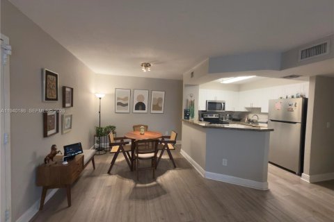 Купить кондоминиум в Дорал, Флорида 2 спальни, 98.57м2, № 1997205 - фото 4