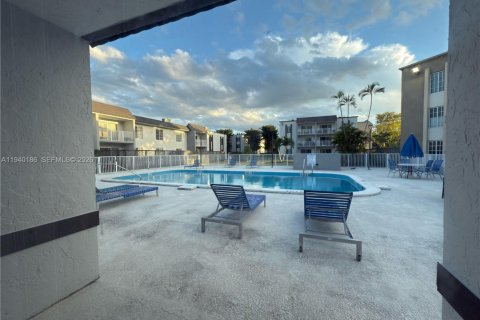 Купить кондоминиум в Дорал, Флорида 2 спальни, 98.57м2, № 1997205 - фото 29