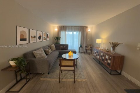 Купить кондоминиум в Дорал, Флорида 2 спальни, 98.57м2, № 1997205 - фото 2