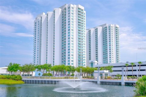 Condominio en Holly Hill, Florida, 2 dormitorios № 2280346