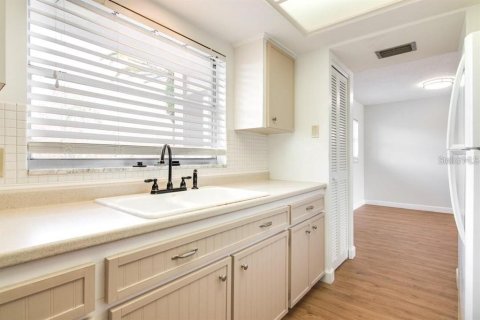 Condo in Clearwater, Florida, 1 bedroom  № 2106835 - photo 12