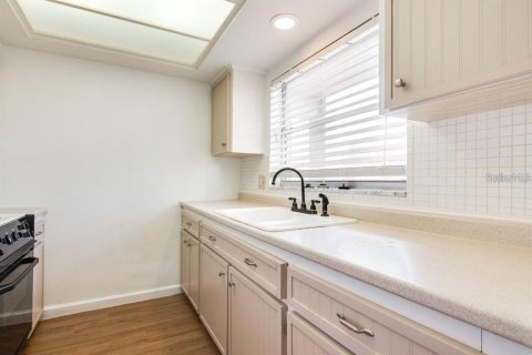 Condo in Clearwater, Florida, 1 bedroom  № 2106835 - photo 9