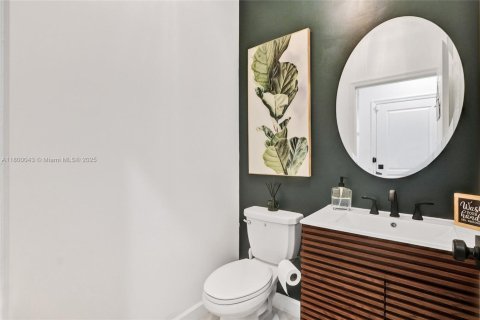 Casa en venta en Miami, Florida, 3 dormitorios, 161.28 m2 № 1999648 - foto 28