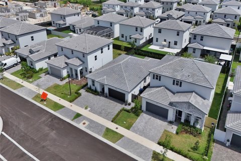 Casa en venta en Miami, Florida, 3 dormitorios, 161.28 m2 № 1999648 - foto 5