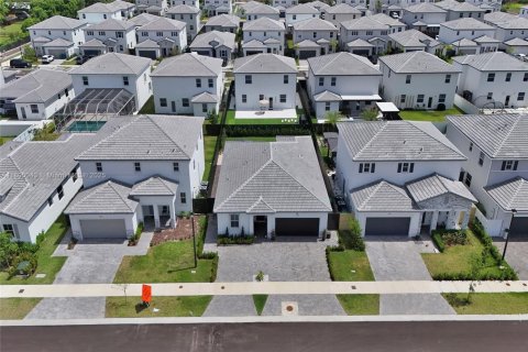 Casa en venta en Miami, Florida, 3 dormitorios, 161.28 m2 № 1999648 - foto 4