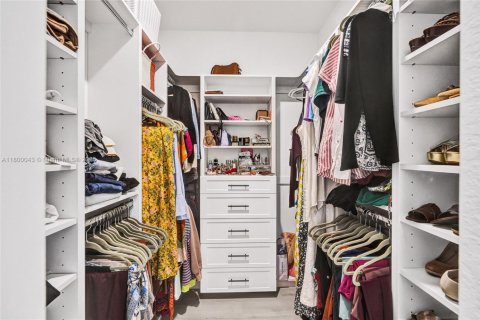 Casa en venta en Miami, Florida, 3 dormitorios, 161.28 m2 № 1999648 - foto 22