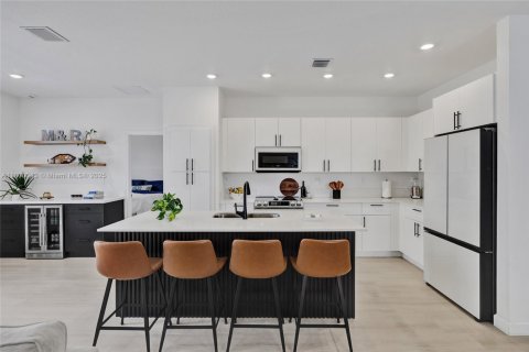 Casa en venta en Miami, Florida, 3 dormitorios, 161.28 m2 № 1999648 - foto 13