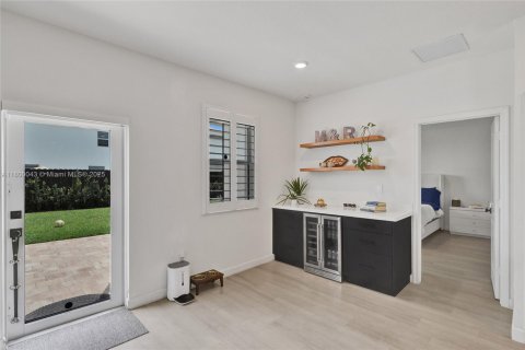 Casa en venta en Miami, Florida, 3 dormitorios, 161.28 m2 № 1999648 - foto 14