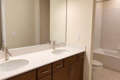 Villa ou maison à louer à Orlando, Floride: 5 chambres, 354.89 m2 № 2214372 - photo 18