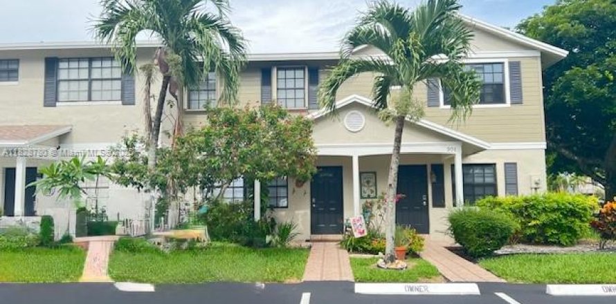 Adosado en Pembroke Pines, Florida 2 dormitorios, 113.71 m2 № 1936008