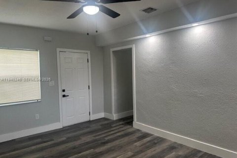 Casa en alquiler en North Miami Beach, Florida, 2 dormitorios, 142.33 m2 № 2010773 - foto 3