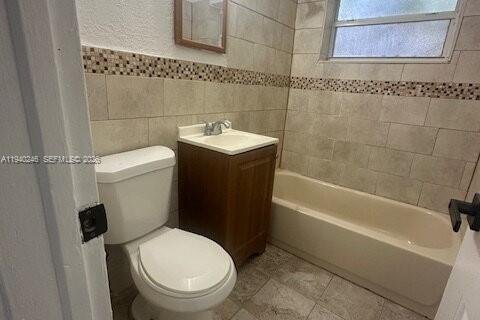 Casa en alquiler en North Miami Beach, Florida, 2 dormitorios, 142.33 m2 № 2010773 - foto 9