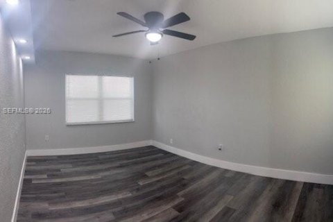 Casa en alquiler en North Miami Beach, Florida, 2 dormitorios, 142.33 m2 № 2010773 - foto 2