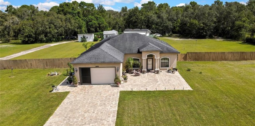 House in Spring Hill, Florida 3 bedrooms, 170.38 sq.m. № 1858119