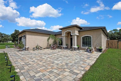 House in Spring Hill, Florida 3 bedrooms, 170.38 sq.m. № 1858119 - photo 2