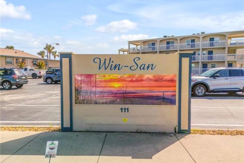 Condo à New Smyrna Beach, Floride, 2 chambres  № 2093576