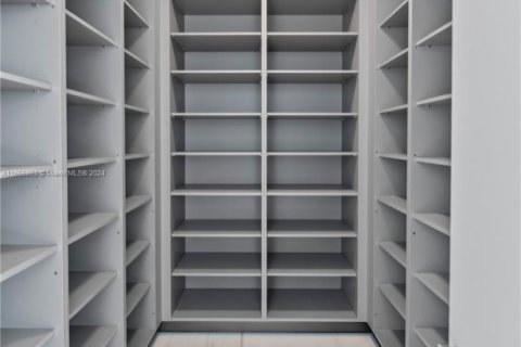 Condominio en venta en Miami, Florida, 5 dormitorios, 371.05 m2 № 1865362 - foto 12