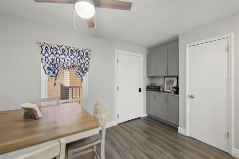 Condo in Saint Pete Beach, Florida, 2 bedrooms  № 1346987 - photo 19