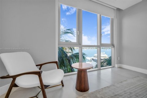 Condo in North Miami Beach, Florida, 3 bedrooms  № 1708687 - photo 19