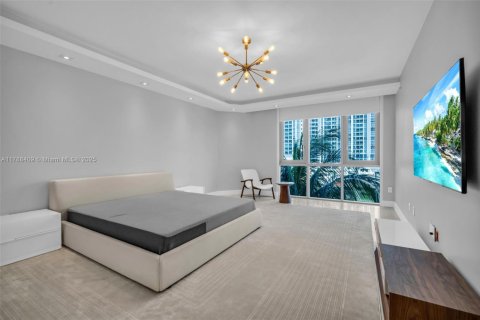 Condo in North Miami Beach, Florida, 3 bedrooms  № 1708687 - photo 18