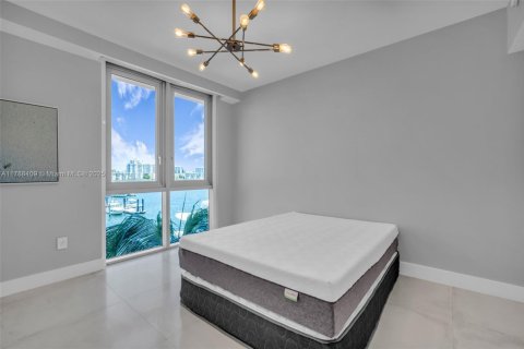 Condo in North Miami Beach, Florida, 3 bedrooms  № 1708687 - photo 23