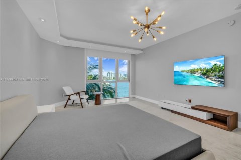 Condo in North Miami Beach, Florida, 3 bedrooms  № 1708687 - photo 17