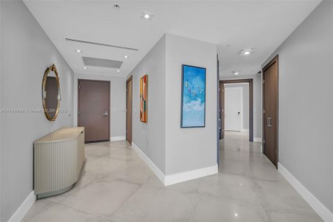 Condo in North Miami Beach, Florida, 3 bedrooms  № 1708687 - photo 15