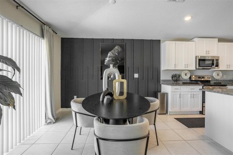 House in Sun City Center, Florida 4 bedrooms, 179.77 sq.m. № 2105890 - photo 16