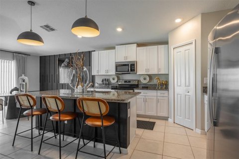House in Sun City Center, Florida 4 bedrooms, 179.77 sq.m. № 2105890 - photo 11
